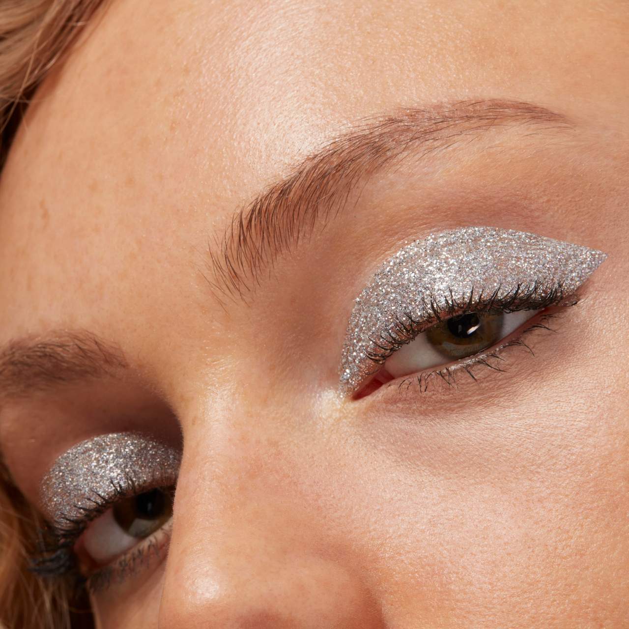 VALENTINO☆グリッターアイシャドウ☆DREAMDUST Dreamdust Glitter Cream Eyeshadow | Oprah Daily Shop