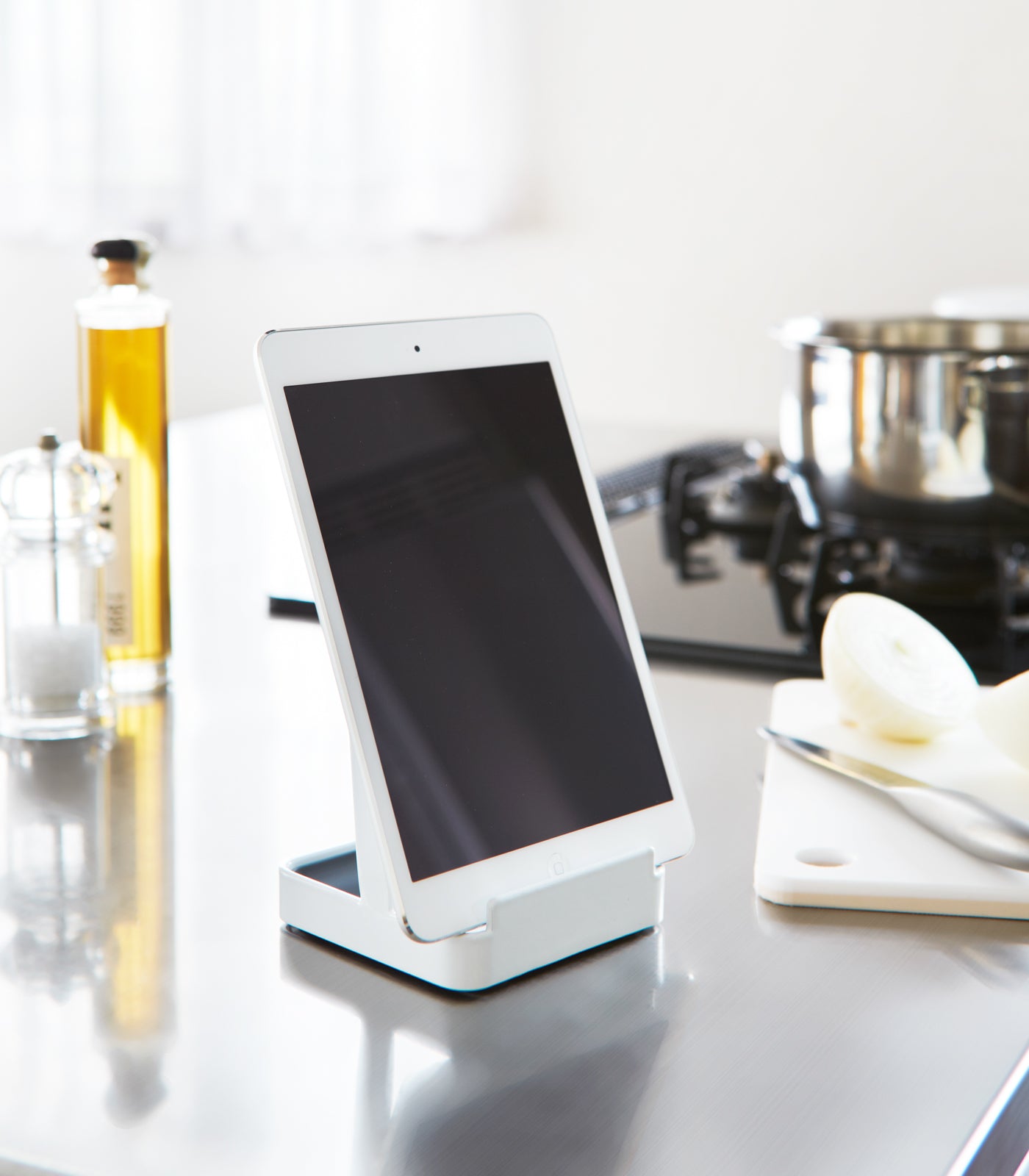 人気を誇る Lid & Ladle Stand - Steel | Oprah Daily Shop 工芸品